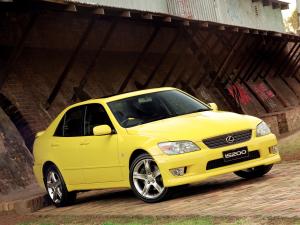 Lexus IS200 Yellow 2000 года